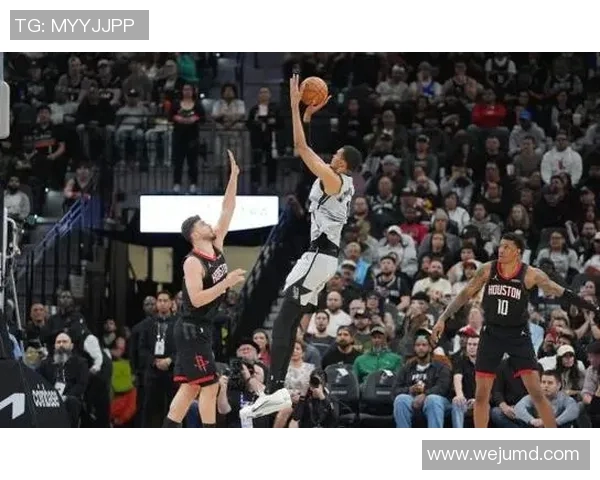 马刺与火箭季后赛激战正酣精彩直播全程回顾与分析